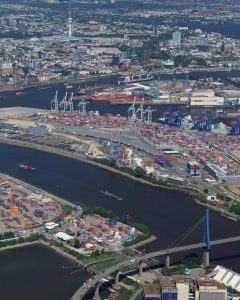 Der Hamburger Hafen von oben.