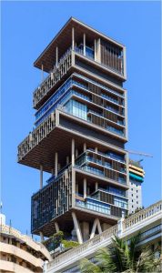 Das ist das größte und teuerste Wohnhaus der Welt: die Antilia in Indien.