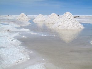 Berge an Salz in Salar de Uyuni, Bolivia